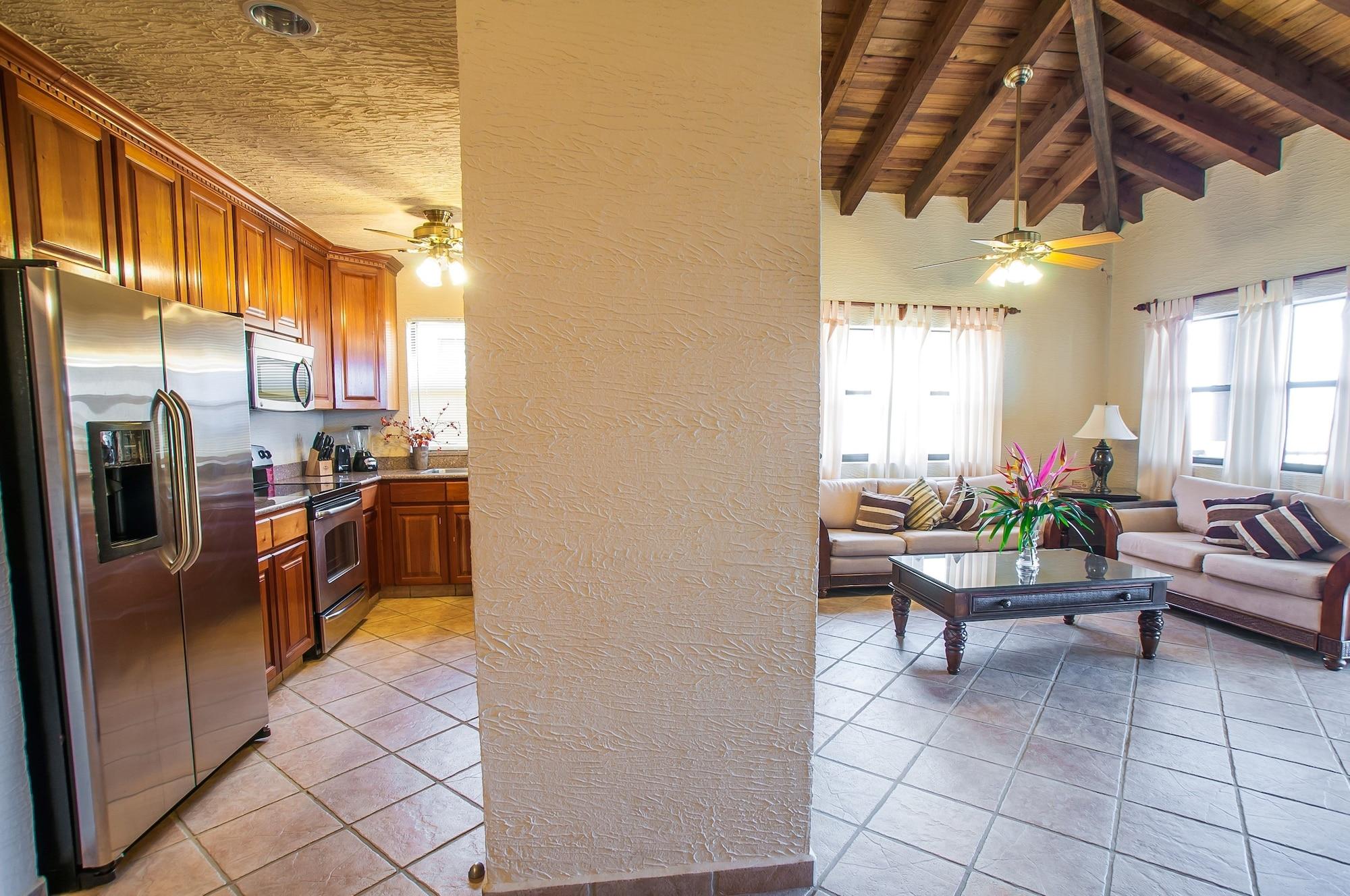 Clarion Suites Roatan At Pineapple Villas French Harbour Екстер'єр фото