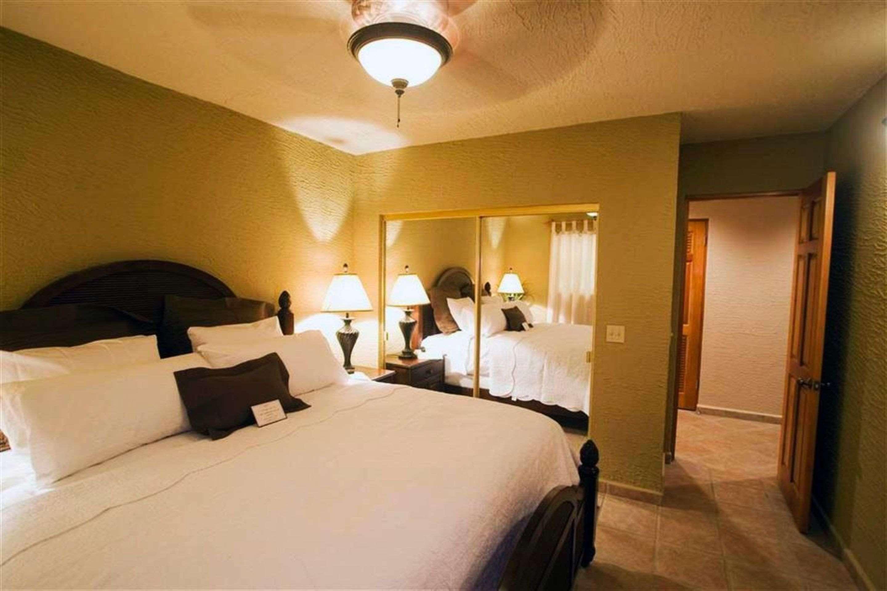 Clarion Suites Roatan At Pineapple Villas French Harbour Екстер'єр фото