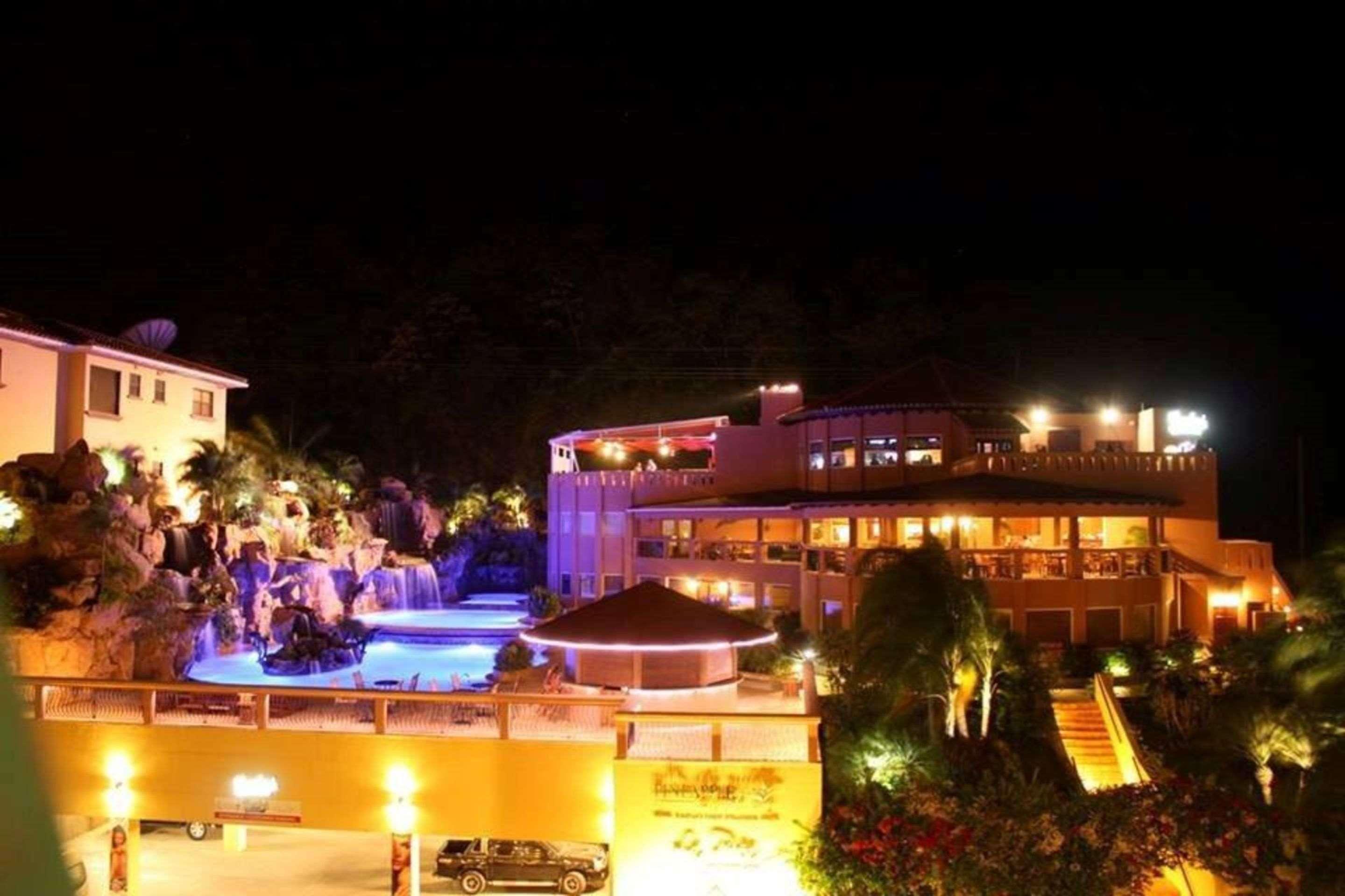 Clarion Suites Roatan At Pineapple Villas French Harbour Екстер'єр фото