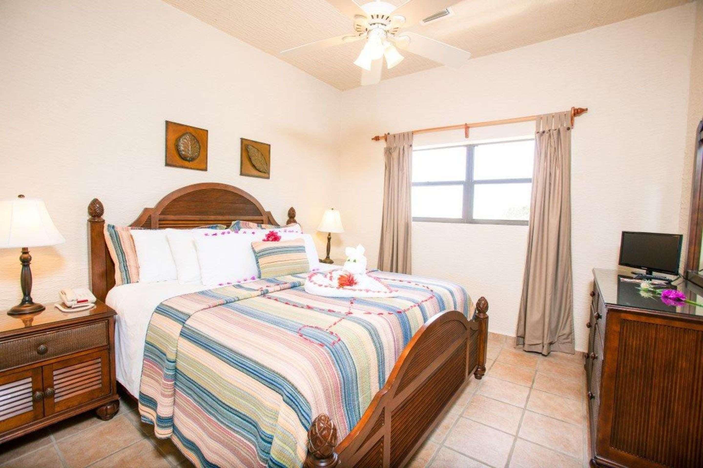 Clarion Suites Roatan At Pineapple Villas French Harbour Екстер'єр фото