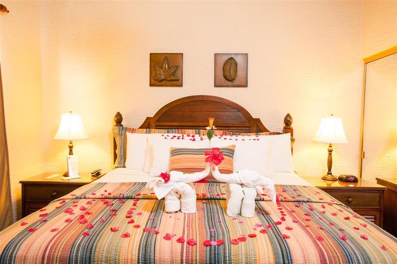 Clarion Suites Roatan At Pineapple Villas French Harbour Екстер'єр фото