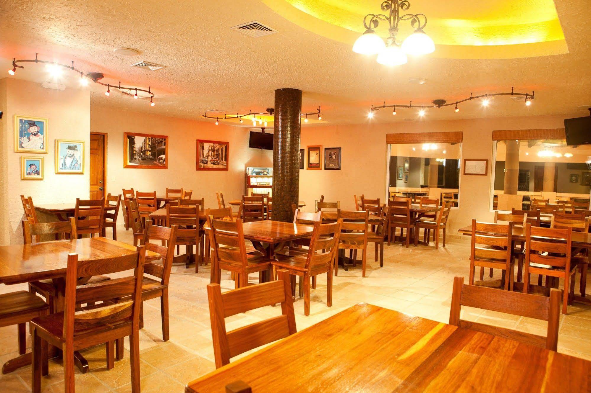 Clarion Suites Roatan At Pineapple Villas French Harbour Екстер'єр фото
